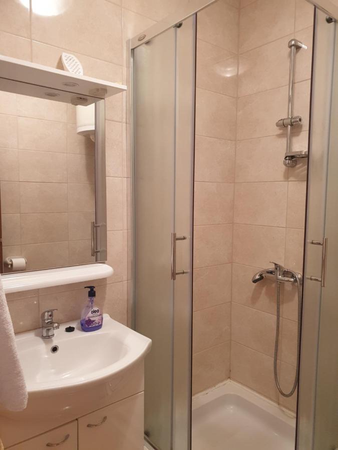 Apartmani I Sobe Jusic Rab Town Ngoại thất bức ảnh