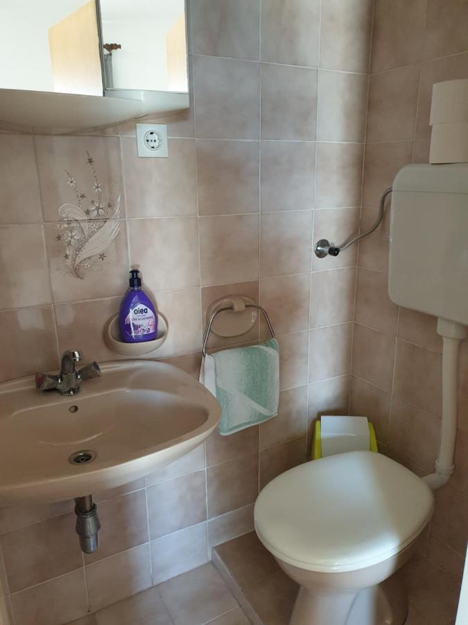 Apartmani I Sobe Jusic Rab Town Ngoại thất bức ảnh