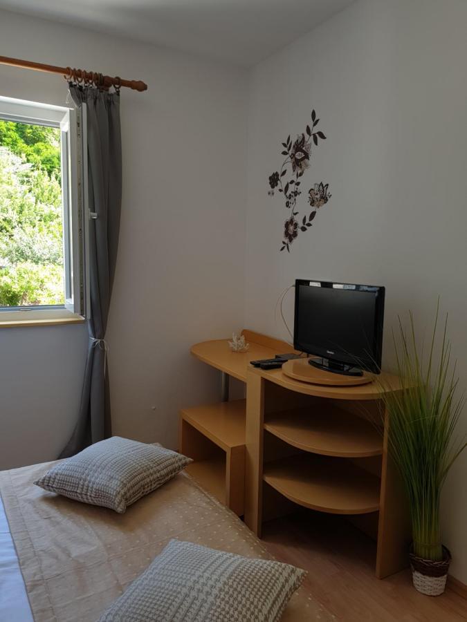 Apartmani I Sobe Jusic Rab Town Ngoại thất bức ảnh