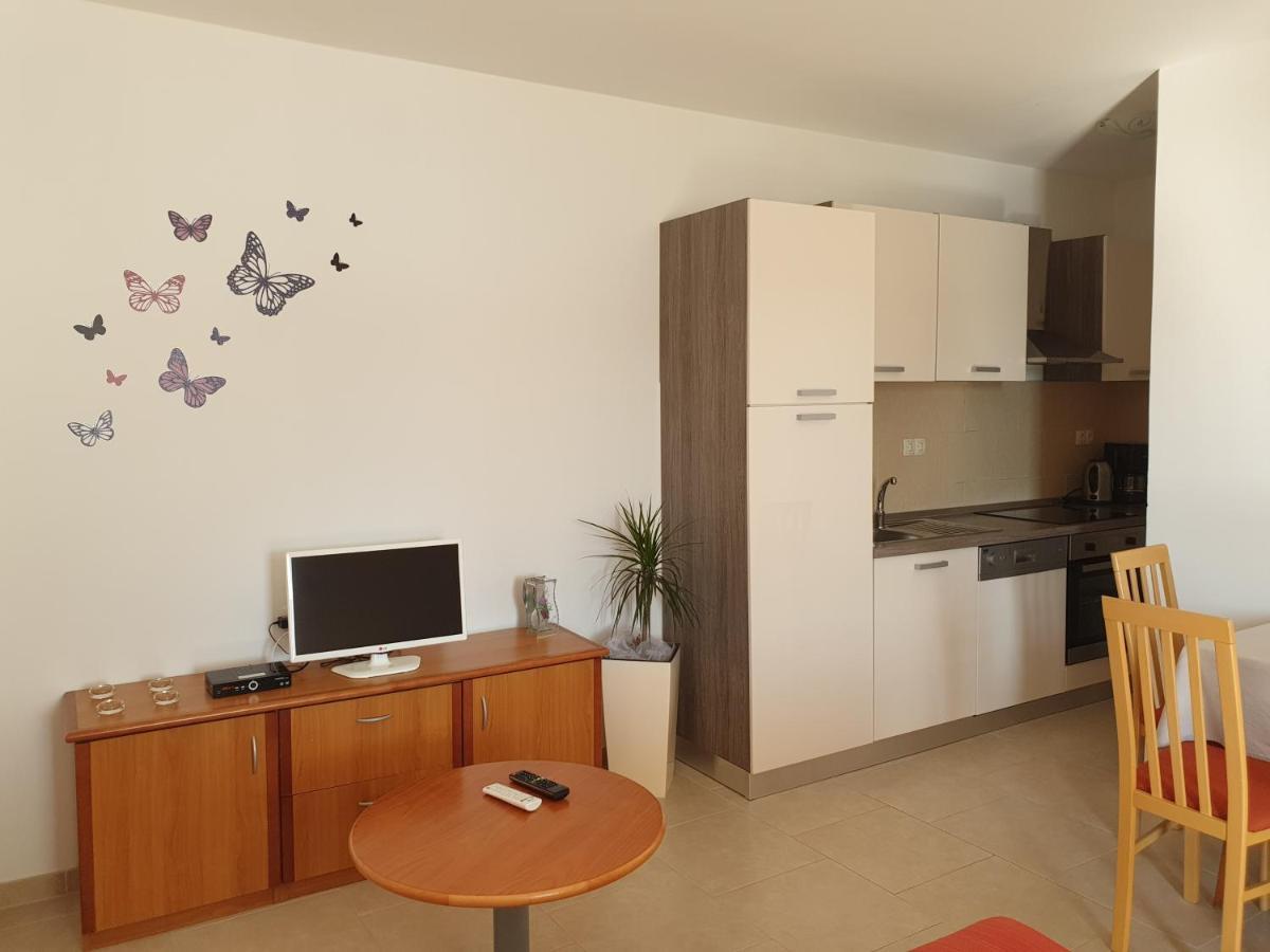 Apartmani I Sobe Jusic Rab Town Ngoại thất bức ảnh