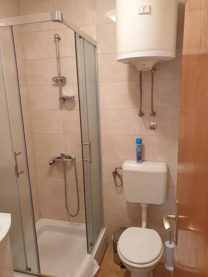 Apartmani I Sobe Jusic Rab Town Ngoại thất bức ảnh