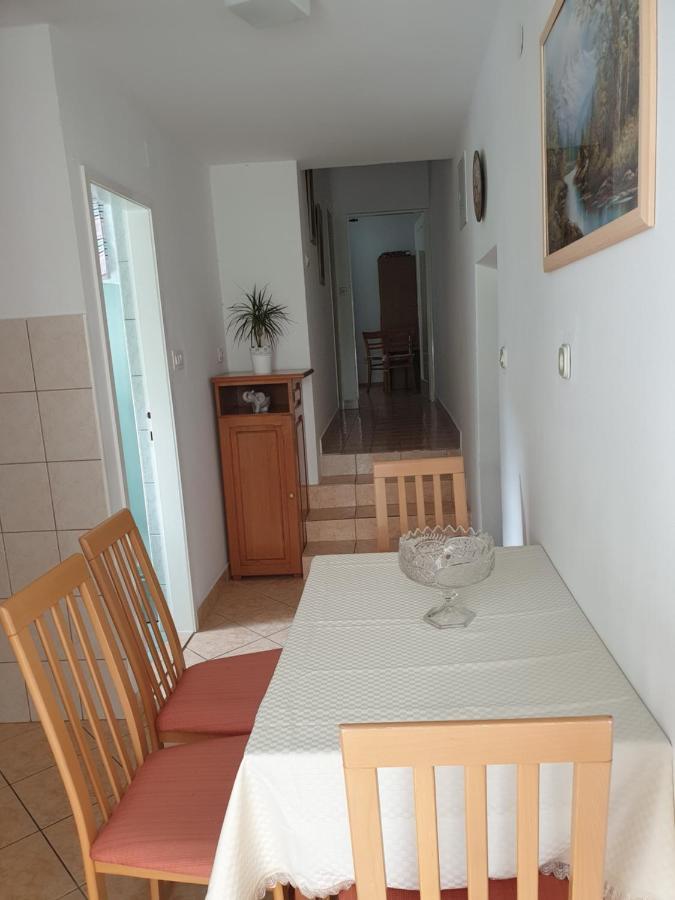 Apartmani I Sobe Jusic Rab Town Ngoại thất bức ảnh