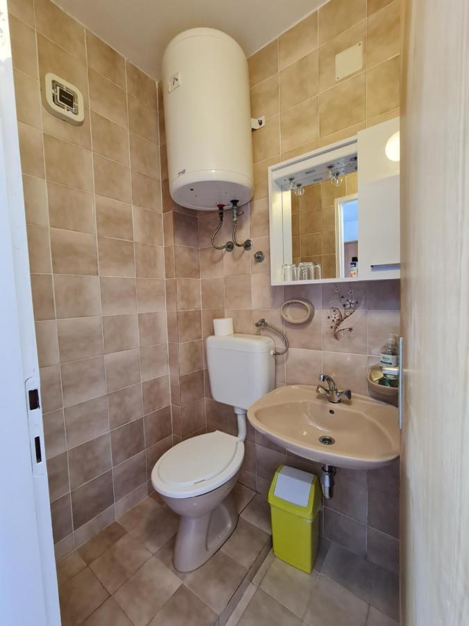 Apartmani I Sobe Jusic Rab Town Ngoại thất bức ảnh